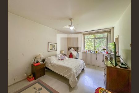 Apartamento à venda com 210m², 4 quartos e 3 vagasQuarto 2