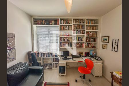 Apartamento à venda com 210m², 4 quartos e 3 vagasEscritório