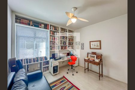 Apartamento à venda com 210m², 4 quartos e 3 vagasEscritório