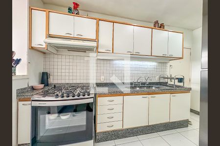 Apartamento à venda com 210m², 4 quartos e 3 vagasCozinha