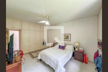 Apartamento à venda com 210m², 4 quartos e 3 vagasQuarto 2