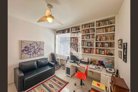 Apartamento à venda com 210m², 4 quartos e 3 vagasEscritório