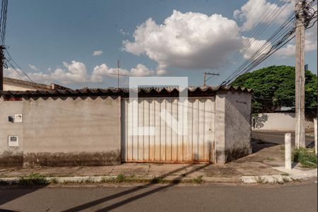 Casa para alugar com 110m², 3 quartos e 2 vagasFachada