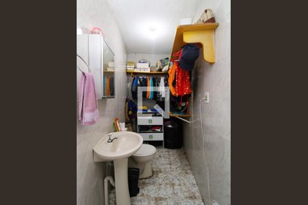 Casa à venda com 100m², 2 quartos e sem vagaBanheiro da Suíte