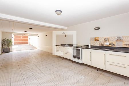 Garagem interna de casa à venda com 3 quartos, 200m² em Vila Brasilio Machado, São Paulo