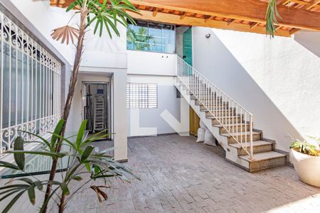 Quintal de casa à venda com 3 quartos, 200m² em Vila Brasilio Machado, São Paulo