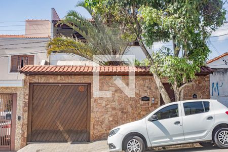 Fachada de casa à venda com 3 quartos, 200m² em Vila Brasilio Machado, São Paulo