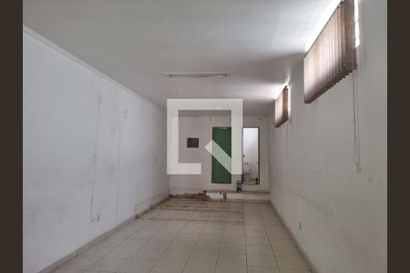 Casa à venda com 250m², 3 quartos e 5 vagas Casa à venda com 250m², 3 quartos e 5 vagasGalpão