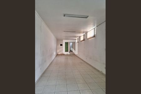 Casa à venda com 250m², 3 quartos e 5 vagas Casa à venda com 250m², 3 quartos e 5 vagasGalpão