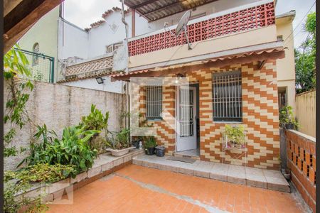 Casa à venda com 250m², 3 quartos e 5 vagasQuintal / Fachada casa 1