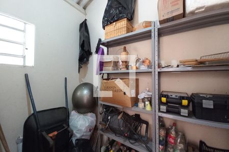 Casa à venda com 225m², 3 quartos e 2 vagas Casa à venda com 225m², 3 quartos e 2 vagasQuarto de Serviço