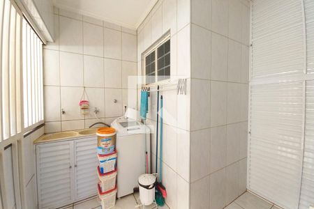 Casa à venda com 225m², 3 quartos e 2 vagas Casa à venda com 225m², 3 quartos e 2 vagasÁrea de Serviço