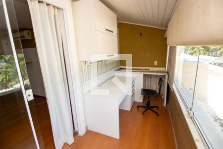 Casa de condomínio à venda com 280m², 4 quartos e 3 vagasEscritório