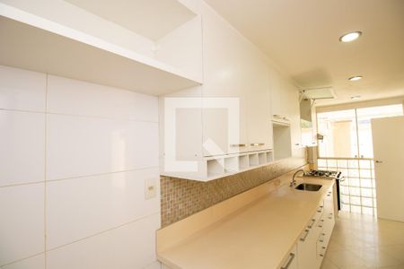 Casa de condomínio à venda com 280m², 4 quartos e 3 vagasCozinha