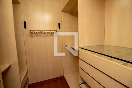 Casa de condomínio à venda com 280m², 4 quartos e 3 vagasCloset da suíte 3