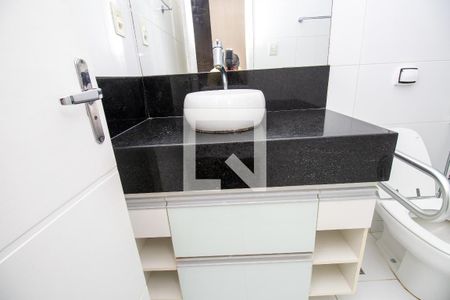 Casa de condomínio à venda com 280m², 4 quartos e 3 vagasBanheiro quarto 3