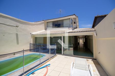 Casa de condomínio à venda com 280m², 4 quartos e 3 vagasÁrea comum - Piscina