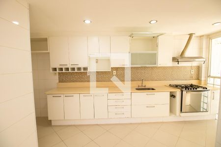 Casa de condomínio à venda com 280m², 4 quartos e 3 vagasCozinha