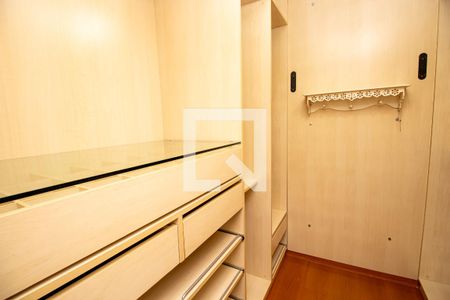 Casa de condomínio à venda com 280m², 4 quartos e 3 vagasCloset da suíte 3