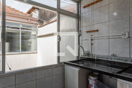 Apartamento para alugar com 70m², 2 quartos e sem vagaCozinha e Área de Serviço