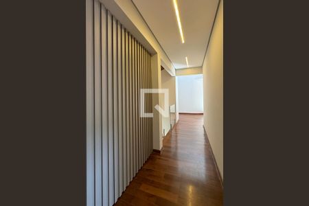 Casa de condomínio à venda com 500m², 3 quartos e 4 vagasCorredor