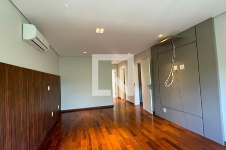 Casa de condomínio à venda com 500m², 3 quartos e 4 vagasSuíte 1