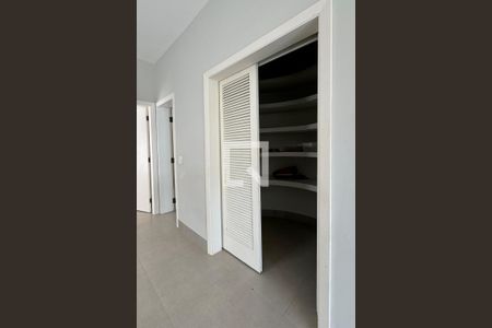 Casa de condomínio à venda com 500m², 3 quartos e 4 vagasDespensa