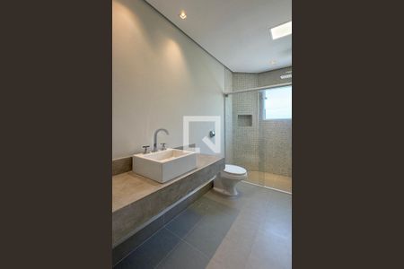 Casa de condomínio à venda com 500m², 3 quartos e 4 vagasBanheiro da Suíte 2