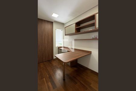 Casa de condomínio à venda com 500m², 3 quartos e 4 vagasEscritório da Suíte 1