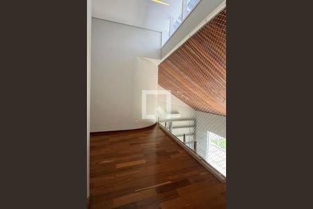 Casa de condomínio à venda com 500m², 3 quartos e 4 vagasHall