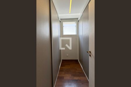 Casa de condomínio à venda com 500m², 3 quartos e 4 vagasCloset da suíte 1