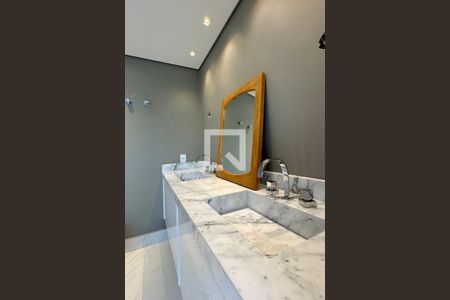 Casa de condomínio à venda com 500m², 3 quartos e 4 vagasBanheiro da Suíte 1