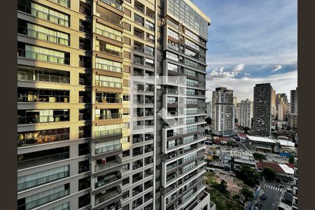 Apartamento para alugar com 69m², 1 quarto e 1 vagaVista