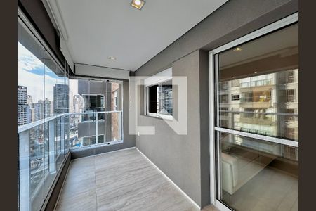 Apartamento para alugar com 69m², 1 quarto e 1 vagaVaranda