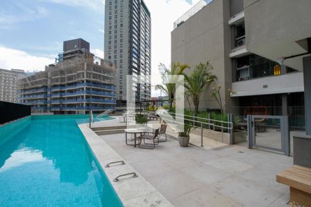 Studio para alugar com 34m², 1 quarto e sem vaga Studio para alugar com 34m², 1 quarto e sem vagaÁrea Comum - Piscina