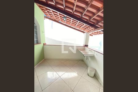 Casa à venda com 130m², 3 quartos e 2 vagasLavanderia