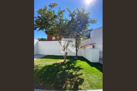 Casa à venda com 130m², 3 quartos e 2 vagasÁrea Externa