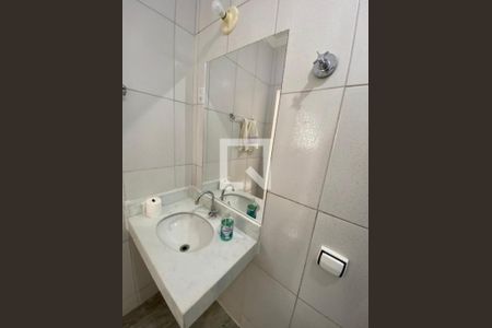 Casa à venda com 130m², 3 quartos e 2 vagasBanheiro