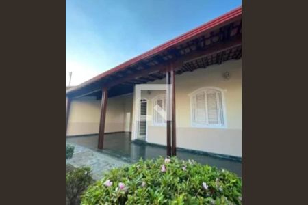 Casa à venda com 225m², 3 quartos e 4 vagasFachada