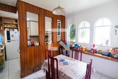 Casa à venda com 280m², 3 quartos e 6 vagasCozinha