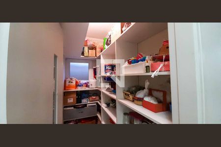 Casa para alugar com 358m², 4 quartos e 6 vagasDispensa