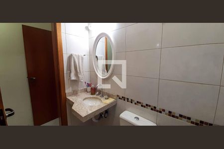 Casa para alugar com 358m², 4 quartos e 6 vagasBanheiro 2