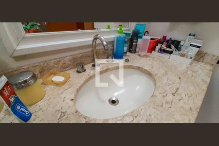 Casa para alugar com 358m², 4 quartos e 6 vagasBanheiro da Suíte 1