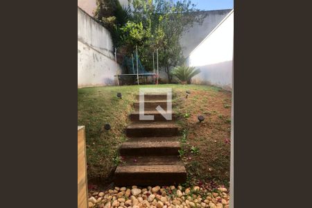 Casa para alugar com 358m², 4 quartos e 6 vagasQuintal