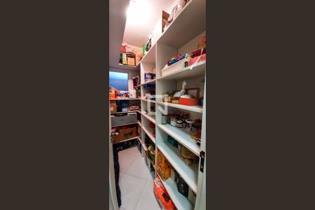 Casa para alugar com 358m², 4 quartos e 6 vagasDispensa