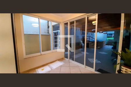 Casa para alugar com 358m², 4 quartos e 6 vagasCorredor