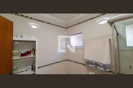 Casa para alugar com 358m², 4 quartos e 6 vagasBanheiro da Suíte 1