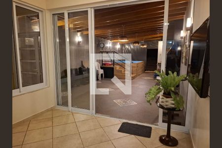 Casa para alugar com 358m², 4 quartos e 6 vagasCorredor