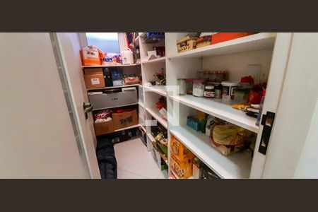 Casa para alugar com 358m², 4 quartos e 6 vagasDispensa