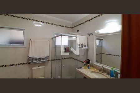 Casa para alugar com 358m², 4 quartos e 6 vagasBanheiro da Suíte 1